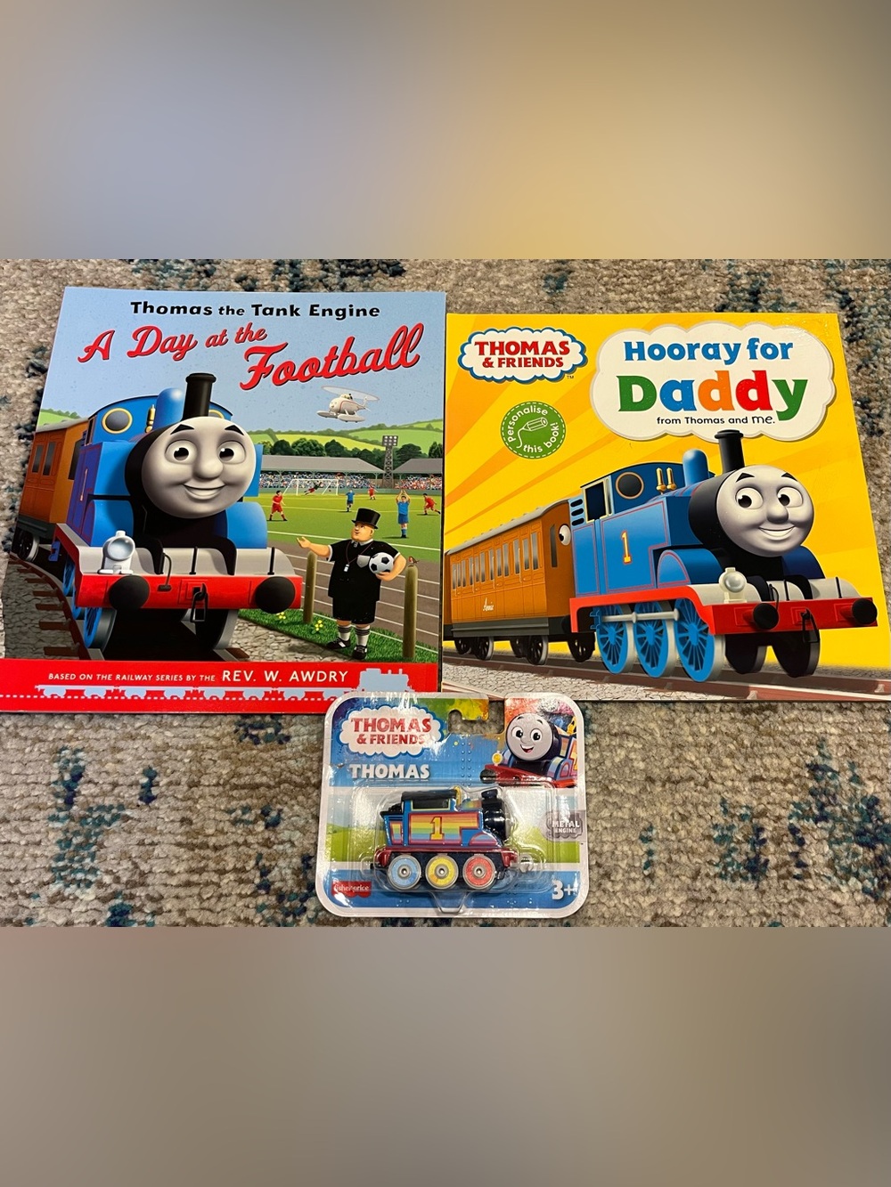 Thomas & Friends Books + Thomas Train Toy Bundle NEW Minor Package Wear
